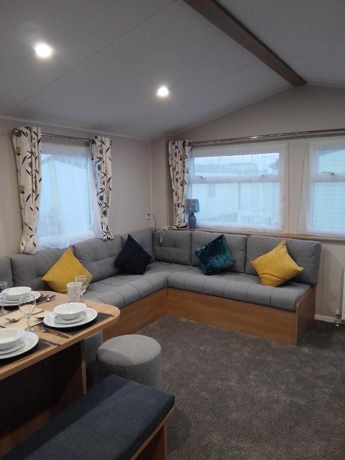 3 Bed ,Sleeps 8 Caravan California Cliffs Holiday Park Scratby Kültér fotó